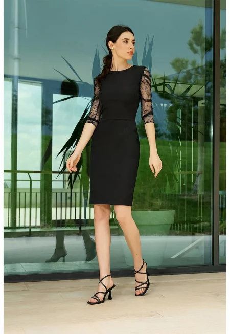 Вталена рокля с 3/4 ръкави - Черен