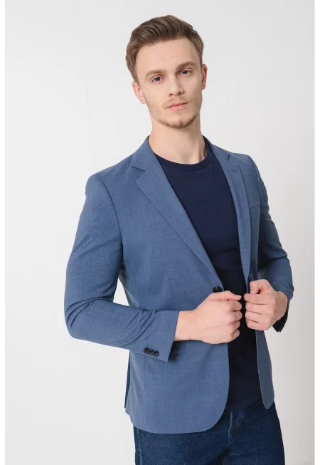 Вталено сако с джобове с капаче - Пастелносин