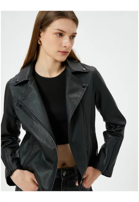 Яке с раздвоен ревер