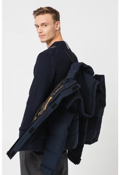 Зимно яке с отделяща се качулка