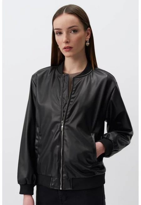 Бомбър яке от еко кожа