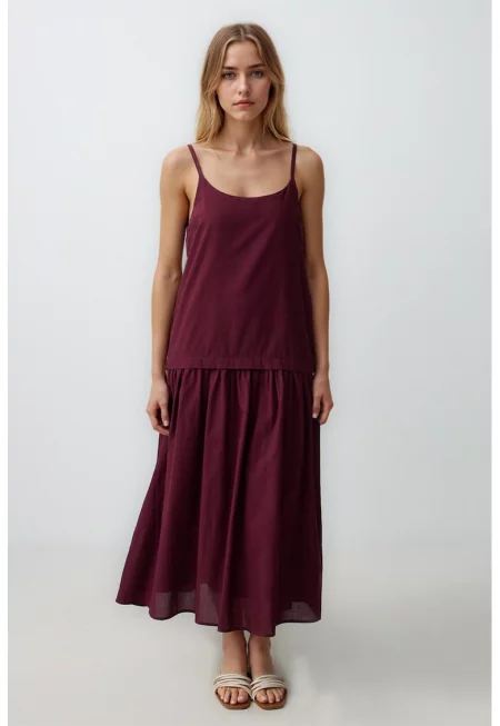 Дълга свободна рокля с овално деколте - Тъмновиолетов