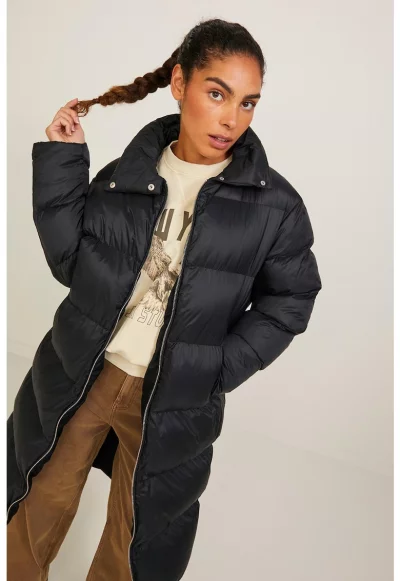 Дълго зимно капитонирано яке