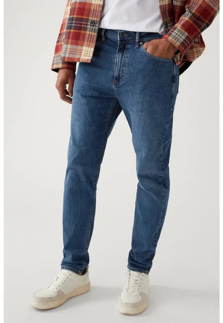 Дънки със стеснен крачол