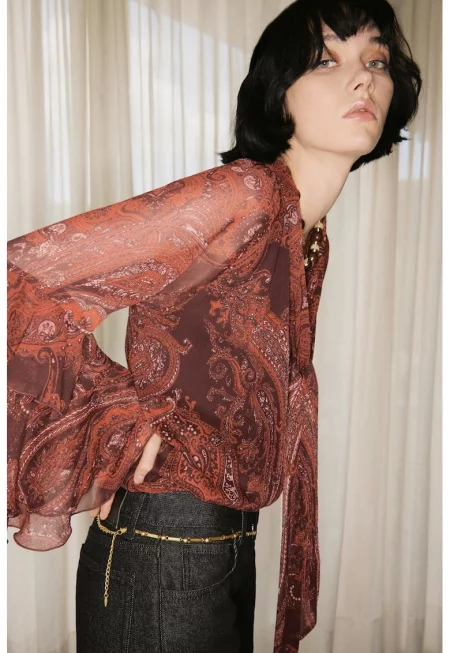 Десенирана надиплена блуза