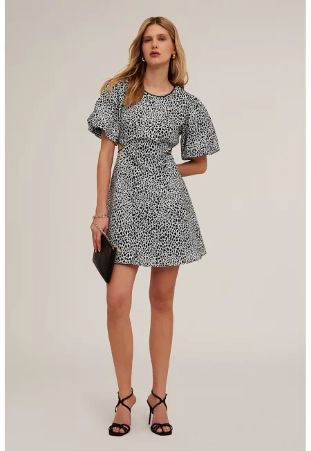 Къса рокля с животински принт и отвори встрани - Бял/Черен