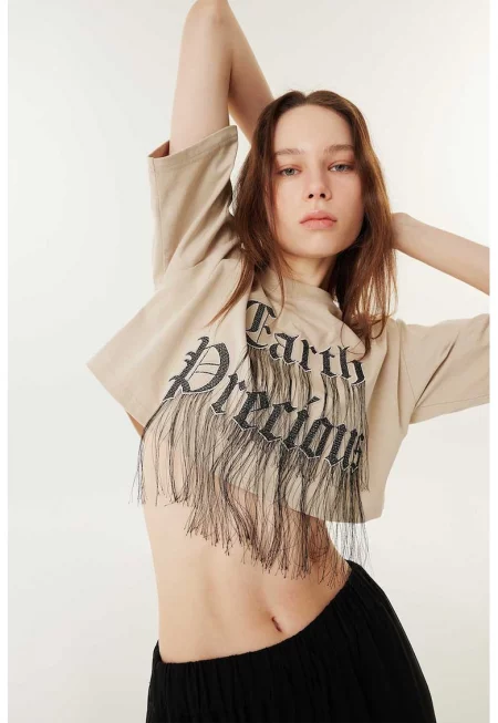 Къса тениска с паднали ръкави