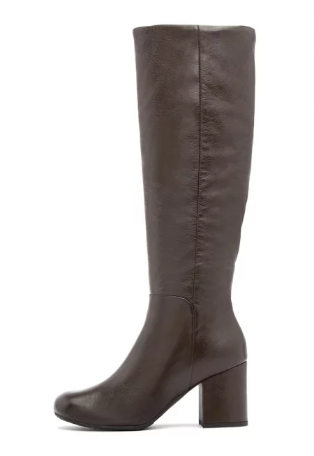 Кожени ботуши с масивен ток