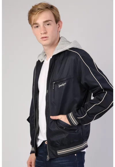 Олекотено яке с еластичен подгъв