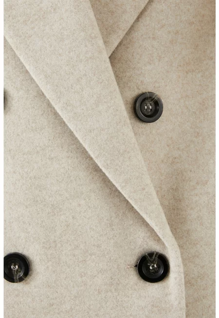 Палто с двуредно закопчаване