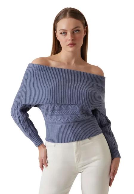 Пуловер с голо рамо - Прашно синьо -