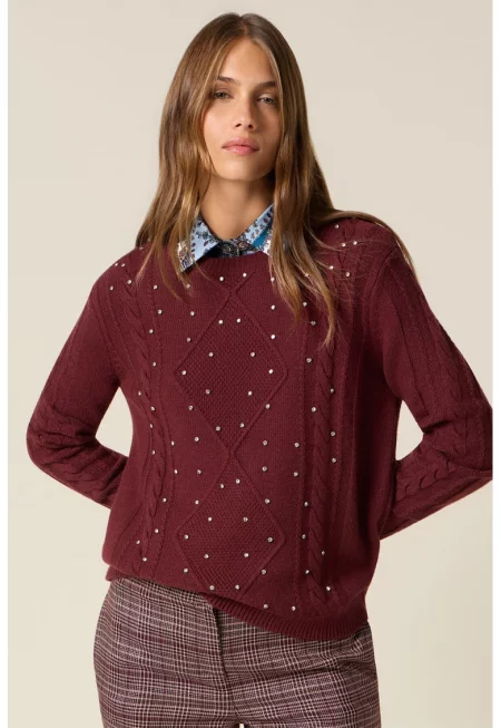 Пуловер с вълна с декоративни камъни