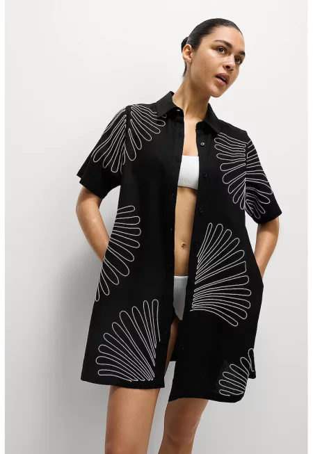 Рокля с къси ръкави и принт