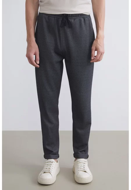 Спортен панталон с джобове встрани