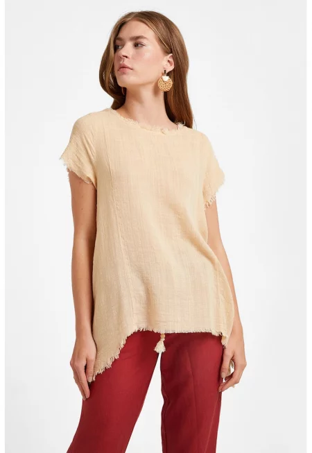 Блуза с къси ръкави и набран подгъв