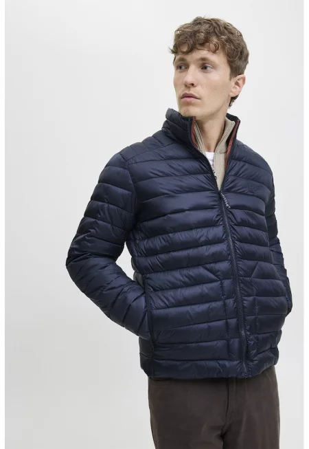 Капитонирано зимно яке с цип