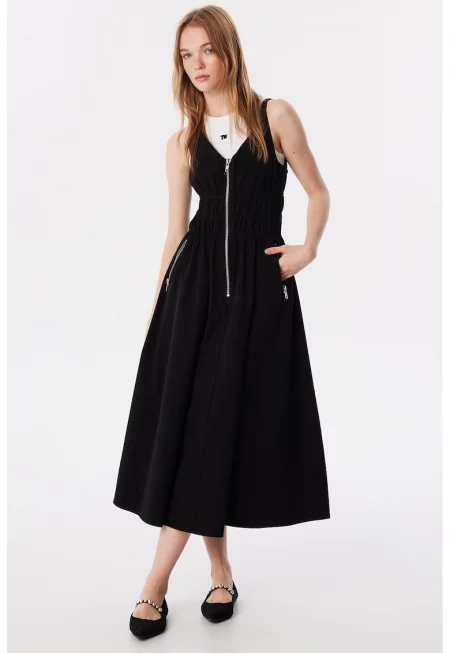 Миди рокля с джобове встрани