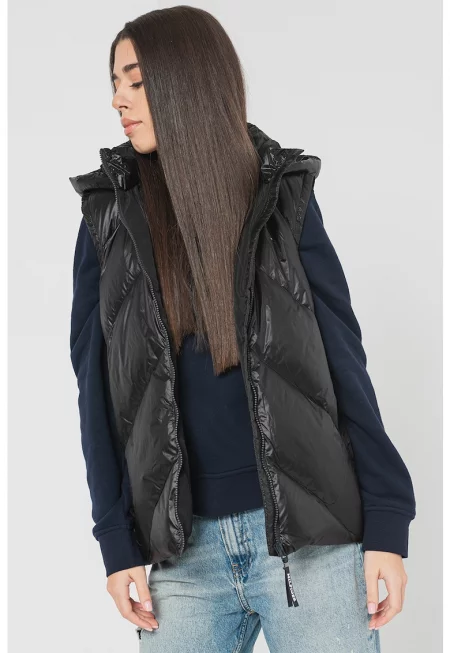 Подплатен елек с качулка