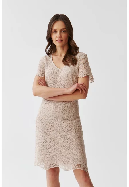 Права рокля Sono с шпиц - Крем