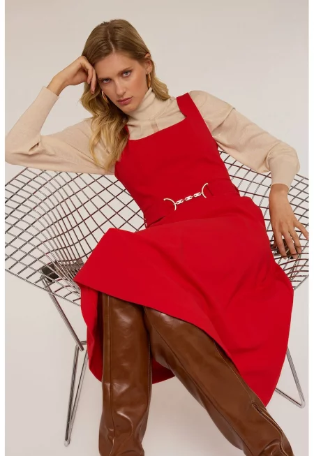 Разкроена рокля с квадратно деколте - Червен