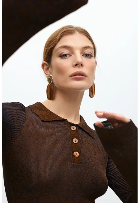 Слим блуза с яка - Тъмнокафяв