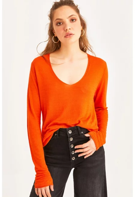 Свободна шпиц блуза