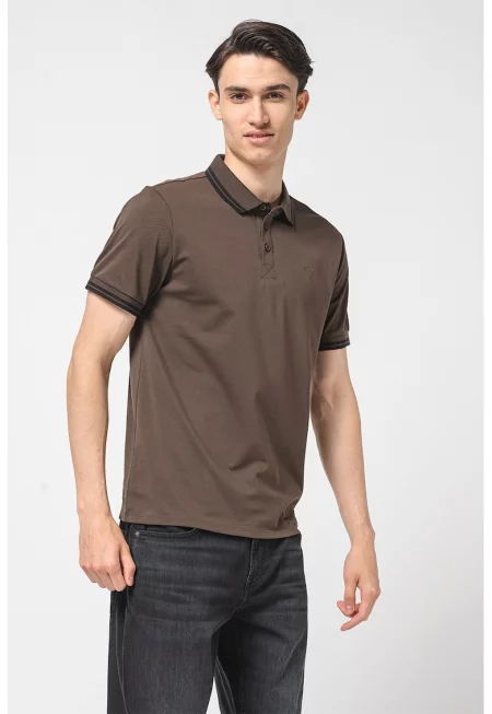 Тениска с яка