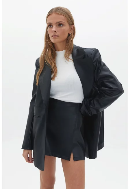 Уголемено сако от еко кожа - Черен