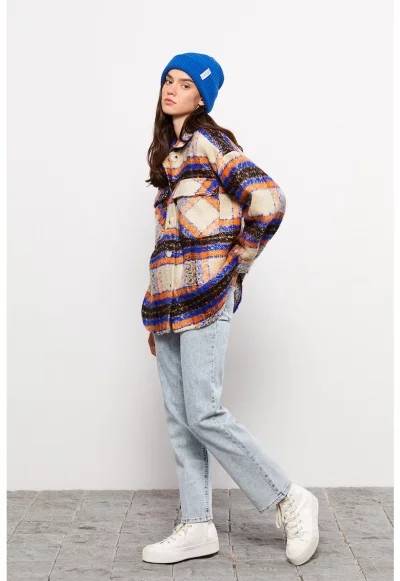 Уголемено яке тип риза с паднали ръкави