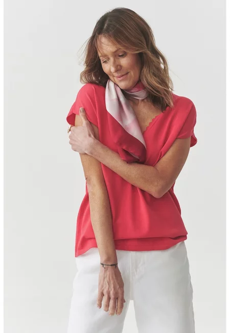 Блуза с къси ръкави и шпиц - Яркорозово