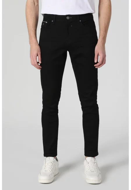 Дънки по тялото - Черен