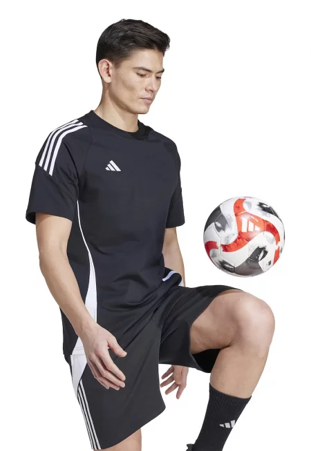 Футболна тениска с овално деколте