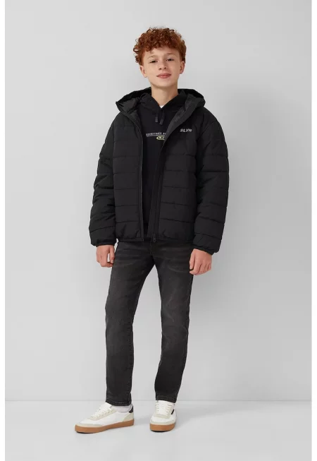 Капитонирано яке с качулка и цип