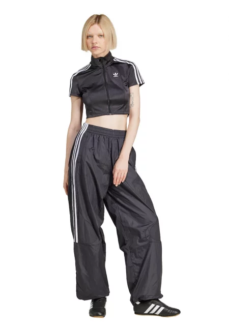 Къса тениска с вип и лого