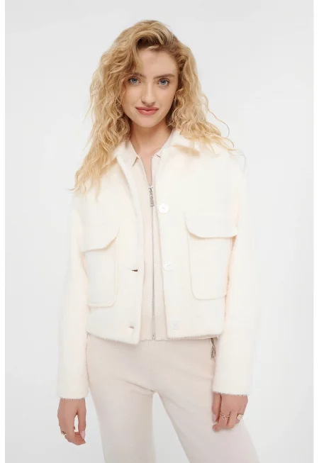 Късо яке с джобове с капаче - Крем