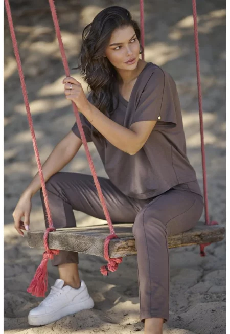 Нуминоу - Комплект от свободна тениска и втален панталон