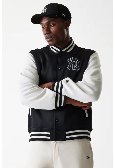 Олекотено бейзболно яке с контрастни ръкави