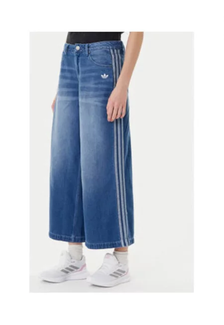 Памучни дънки с разкроена кройка и лого