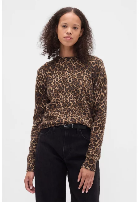 Стандартен пуловер с овално деколте