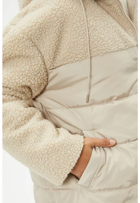 Зимно яке с качулка с паднали ръкави