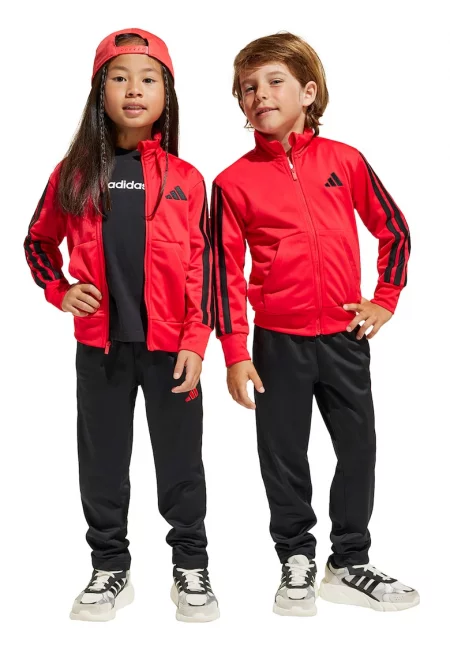 Двуцветен спортен екип