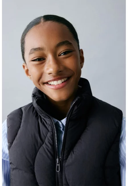 Елек с джобове встрани