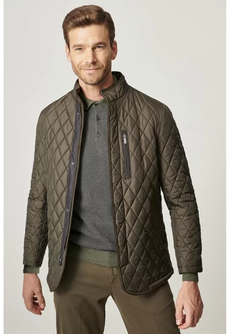 Олекотено капитонирано яке