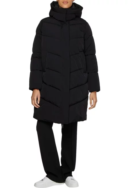 Подплатено зимно яке с капитониран дизайн