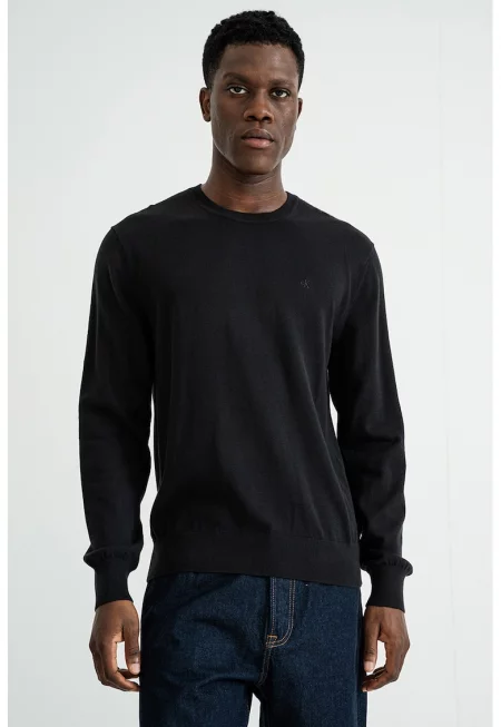 Пуловер с овално деколте