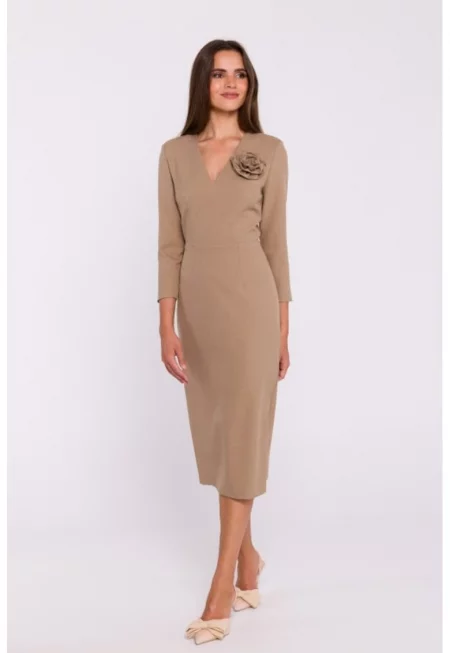 Семпла миди рокля с V-образно деколте