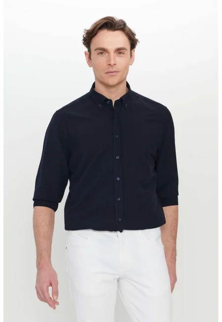 Слим риза с копчета на яката