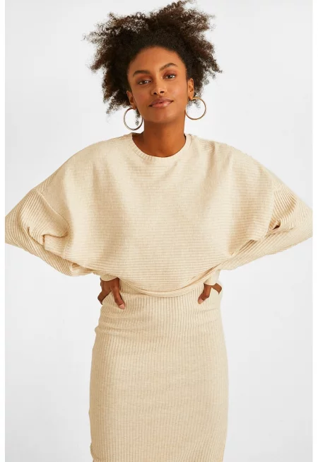 Свободен пуловер с паднали ръкави