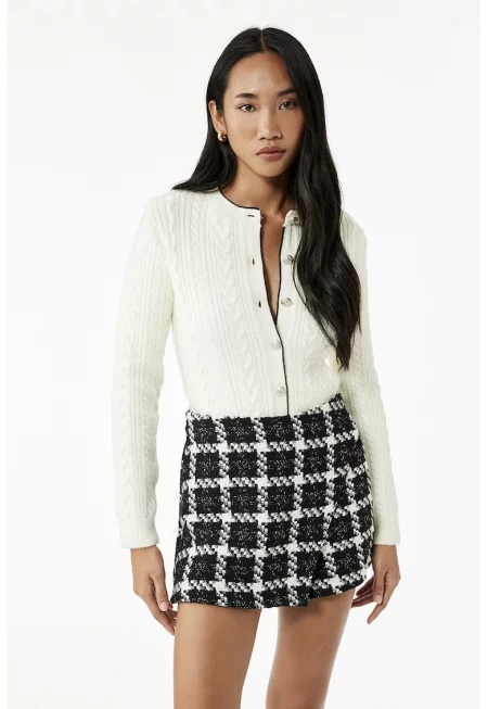 Жилетка с вълна и плетен дизайн