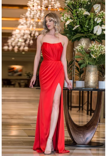 Дълга сатенена рокля - Червен